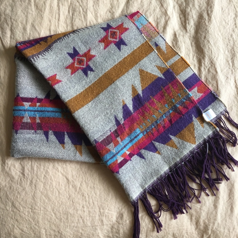 Pistil Scarve